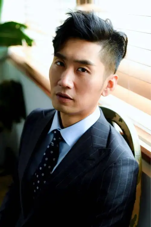 何达我的白鲸男友首演反派搭档实力班底演绎奇幻爱情