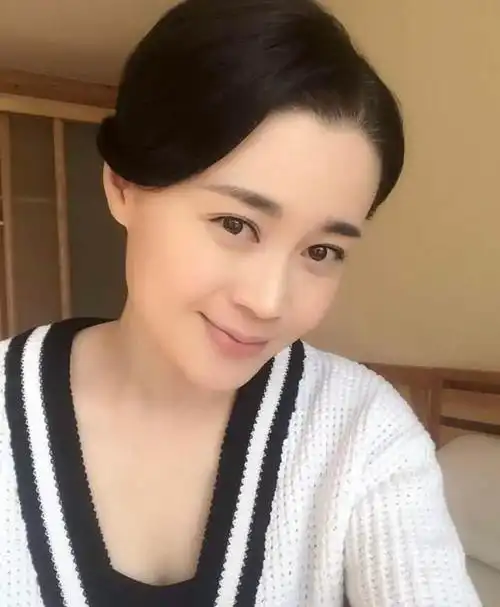 八卦从化妆助理到赵本山影视剧里的御用媳妇关婷娜为何