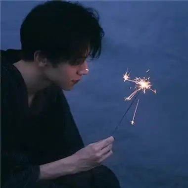 简约高端不会撞款的最新男头 小众优质感超级帅的男生头像_男生头像