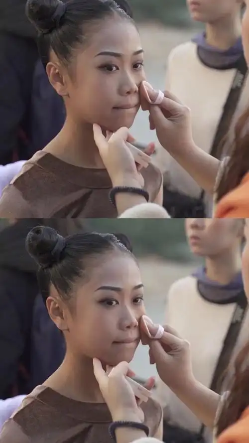 上场前,先画个美美的拉丁妆,扎上丸子头,尽自己最大的努力,加油!