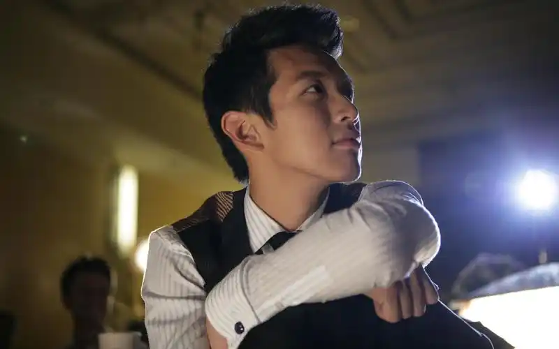 桌面壁纸 明星图片 > 正文  本文 柯震东青春阳光帅气的魅力男生由小