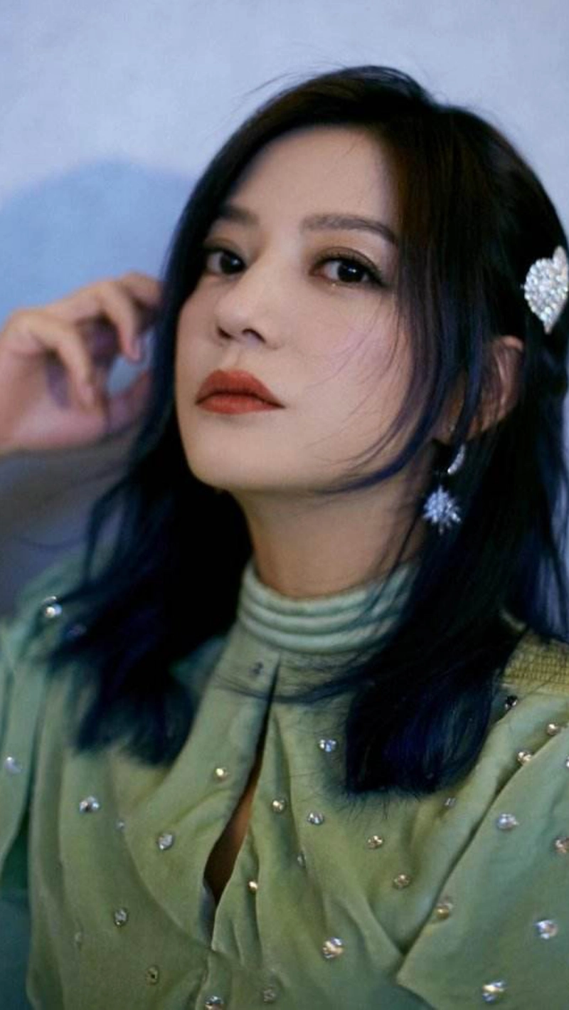 赵薇时尚唯美写真照,气质优雅,靓丽迷人