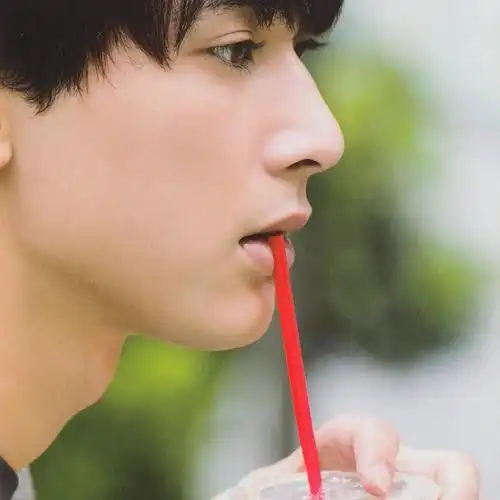 日本帅哥头像持续更新别被封面骗了真的不是沙雕图楼