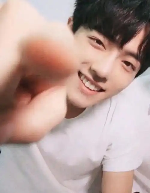 老师改学生作文被主人公肖战成功吸引现在的孩子文笔真好