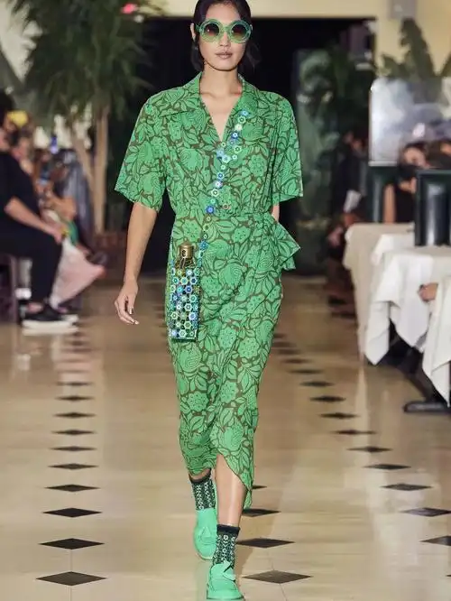 趋势在服装中找春天75色彩搭配