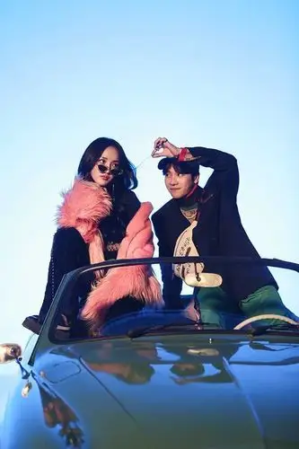 王嘉尔孟佳拉风跑车玩减压《mood》mv开趴