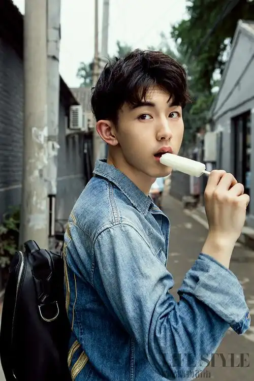 翩翩少年郭俊辰 街拍大片青春无敌