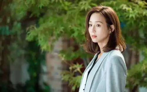 自律的人生有多美,看看张钧甯是怎么做的,好身材都是这样练的_体式