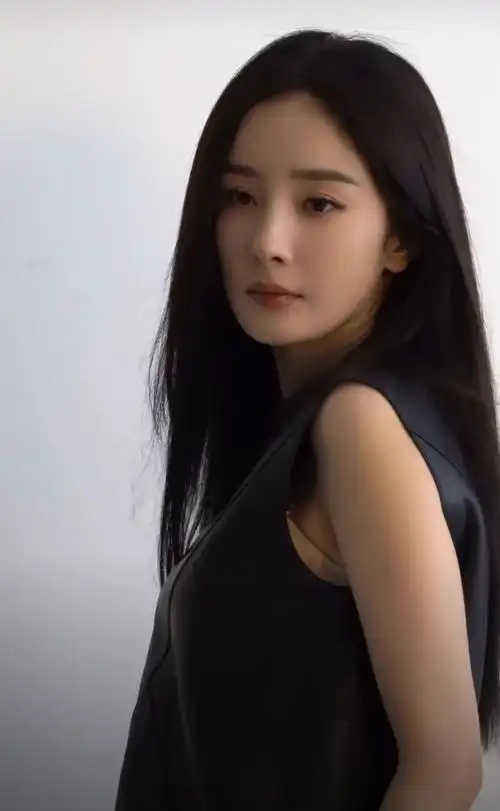 杨幂黑长直的正确打开方式