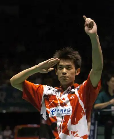 图文林丹中国羽毛球公开赛卫冕行军礼表庆祝