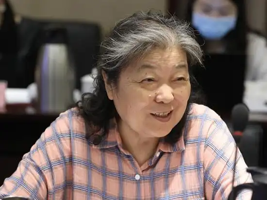 北京教育学院教授李晶