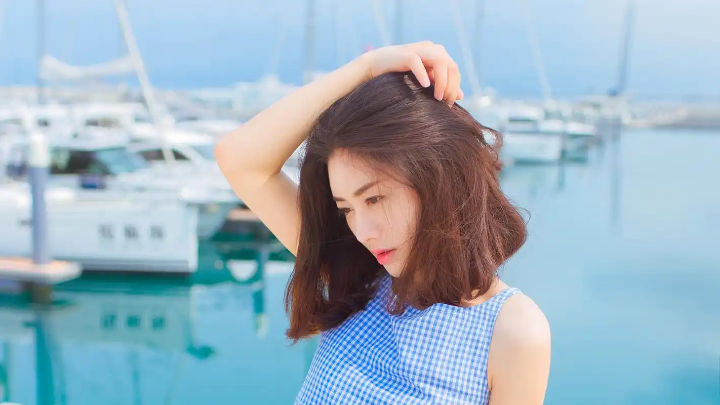 清纯美女夏日旅行电脑桌面壁纸精选