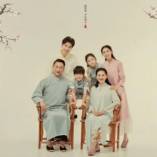 新款影楼亲子全家福主题摄影服装一家六口拍照中国风旗袍家庭装