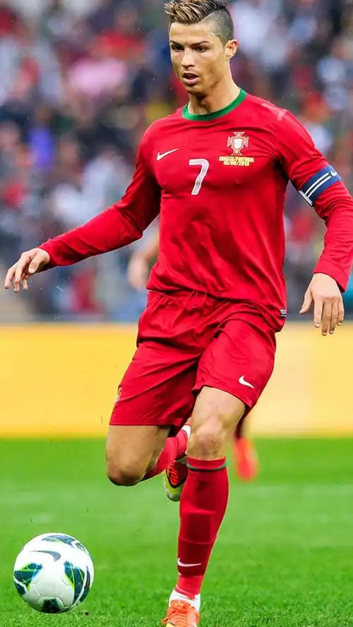 2019-03-19 颜色分 红色 关键词:  c罗 罗纳尔多 足球明星 帅气