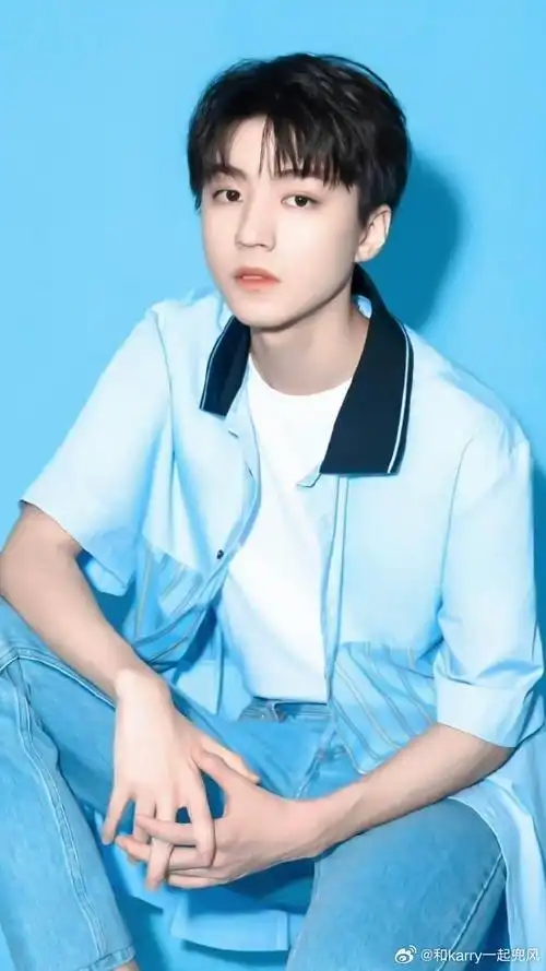 你好星期六##王俊凯#那年车窗起了雾 我写了你的名字@tfboys-王俊凯