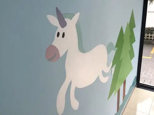 成都市幼教中心楼梯间可爱卡通局部