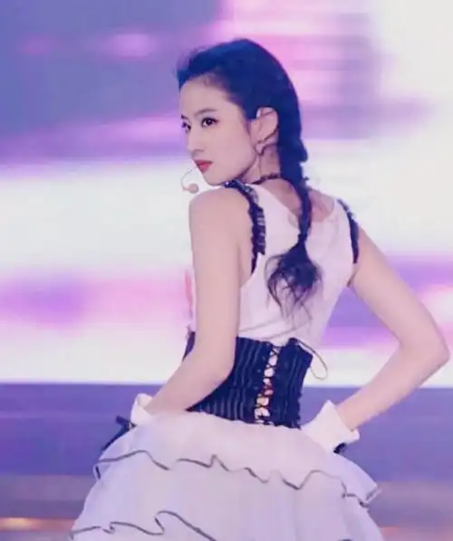 刘亦菲女团时期旧照##刘亦菲早年女团舞台视频