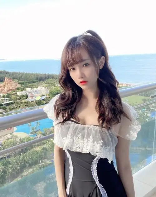 性感美女明星宋昕冉黑丝吊带裙撩人写真46