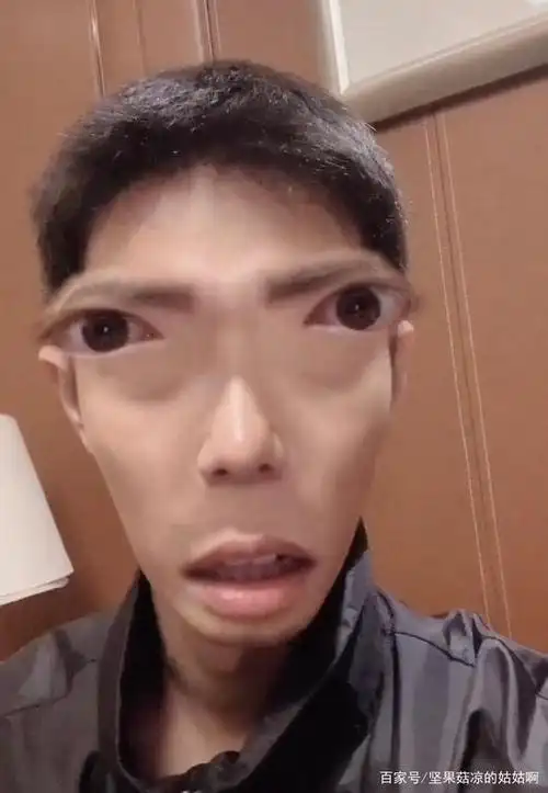 肖战,凌晨自拍搞怪视频