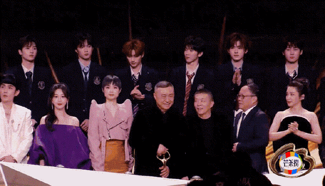 微博董事长曹国伟和张艺谋,光线董事长王长田,中影董事长傅若清,杨紫