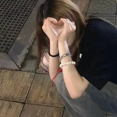 真人女生头像侧脸