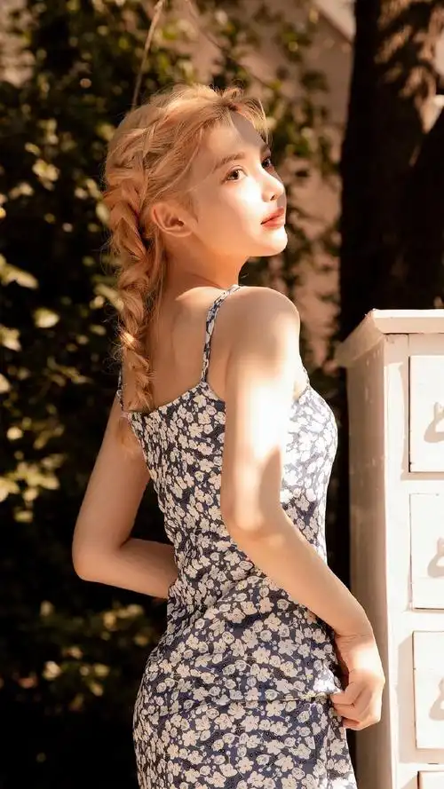 邻家女孩甜美写真高清手机壁纸