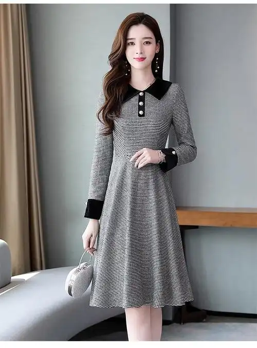 女装 连衣裙 世嘉瑞 冬季女士新款连衣裙娃娃领加厚保暖秋冬款毛呢