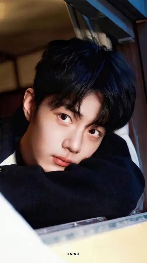 丈夫的容貌 妻子的荣耀    #肖战米兰时装周