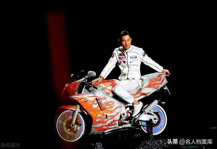 原创四大天王刘德华投资失败还被公司打压他凭什么能红40年