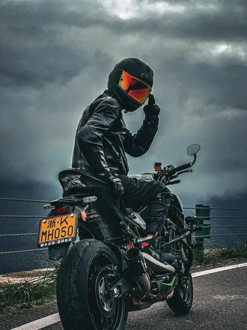 还是钟爱你 我的z900se.#机车 #摩托车 #摄影 #z - 抖音