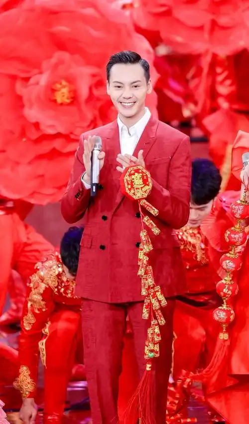 春晚佟丽娅陈伟霆开场舞万事如意好养眼让人完全移不开眼睛