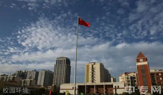 昆明市高新区亨德森高新一中校园图片,环境怎么样?