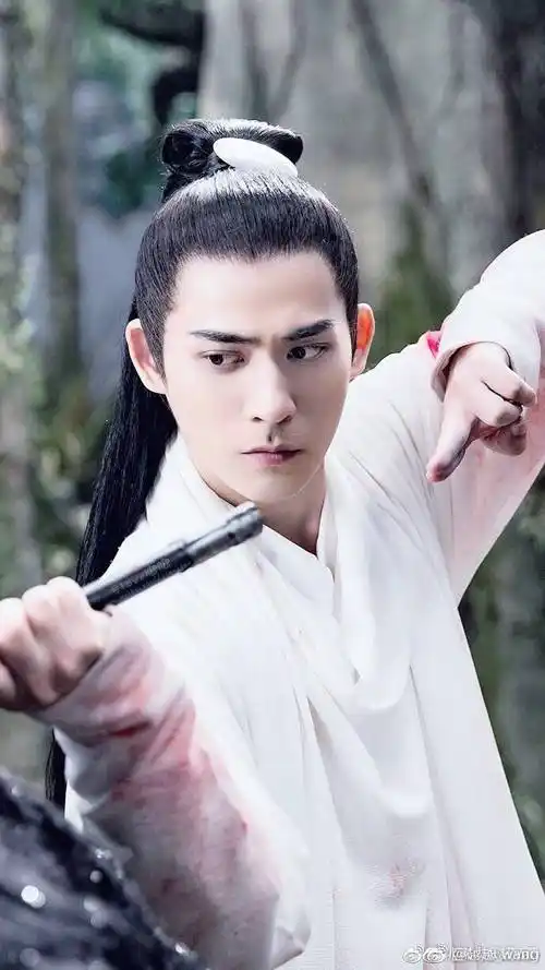 追剧还是三生三世,也不曾像现在没命似的通宵看,最初对周渝民是无感的