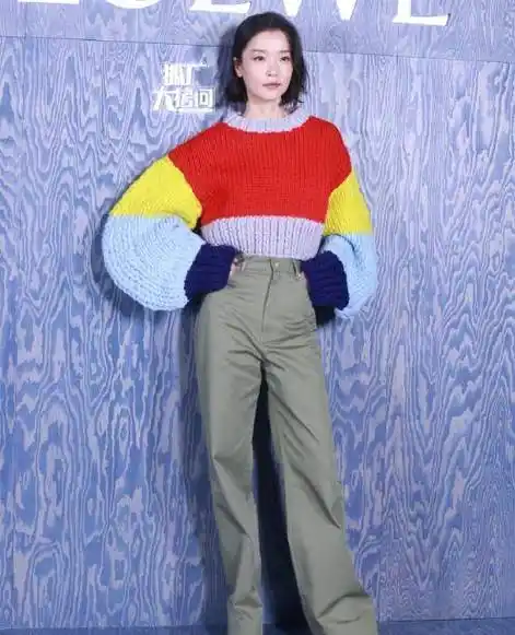 原创上海这一夜杨幂的裸背奚梦瑶的锁骨都败给了自然老去的袁泉