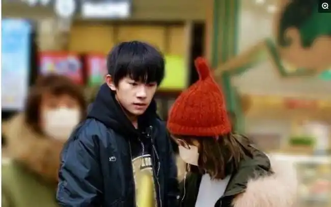 tf易烊千玺女朋友曝光,原来是她,难怪粉丝都纷纷送祝福!