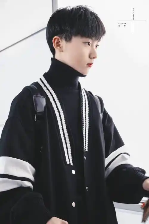 我们至今仍未知道马嘉祺究竟有多少种颜色的高领毛衣#马嘉祺我们的歌