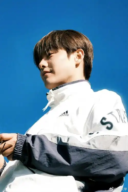 马天宇养了三四百只鸡