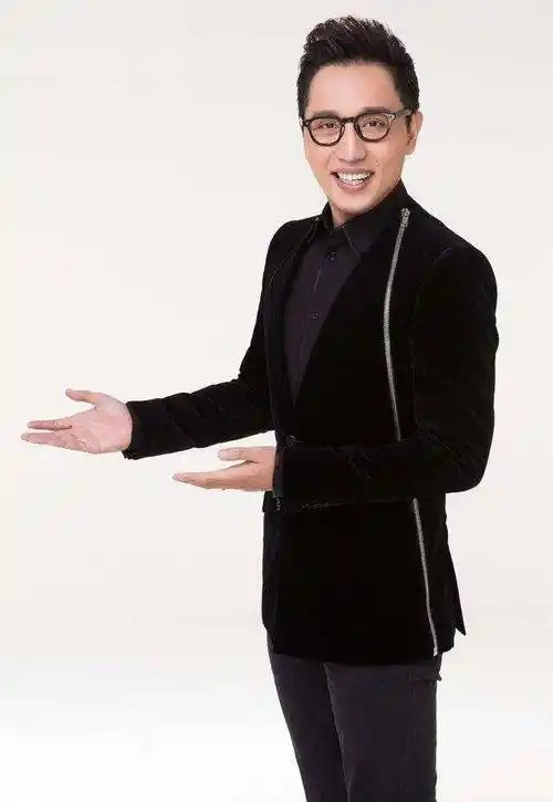 努力让观众看到中国主持人的温度,魅力.