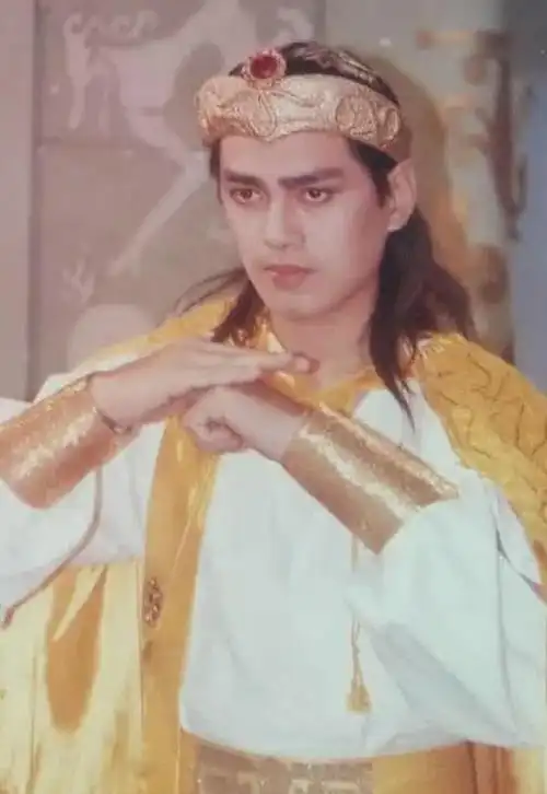 汤镇宗:弟弟是汤镇业,至今无绯闻,将普通妻子宠成了宝