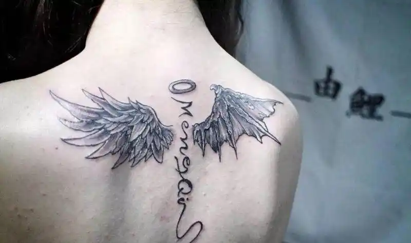 翅膀天使恶魔纹身图片_手稿成品颈部背部传统清新鬼神动物原创纹身
