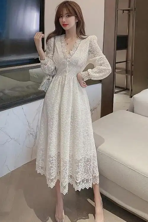 秋冬季法式蕾丝边连衣裙女新款韩版v领收腰显瘦气质中长裙
