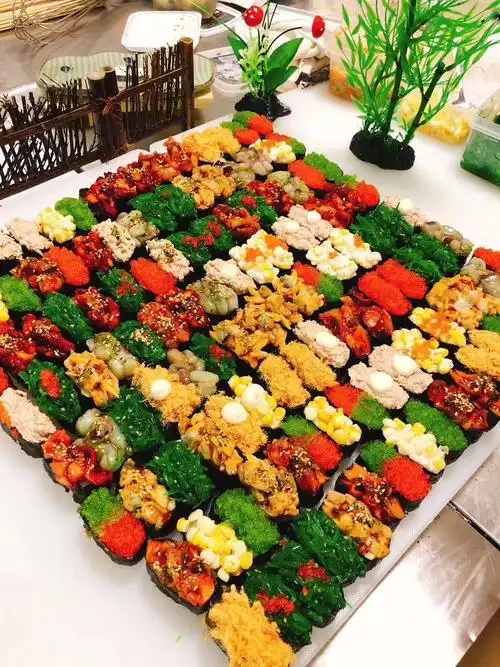 各种军舰  6—10元每对(海草,肉松,玉米,海螺片,芥末章鱼,川香鱿鱼)