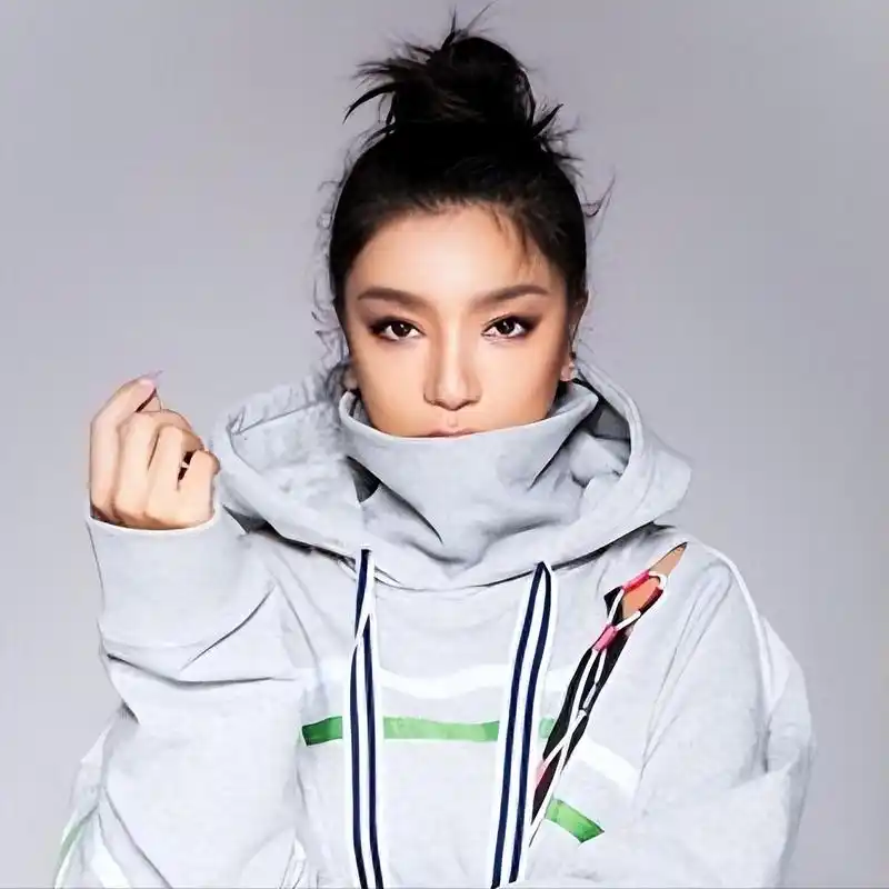 超女冠军江映蓉:整容失败变得面目全非,全身只剩下眼珠是原装的