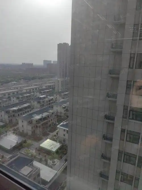 阜宁中心3室2厅2卫137㎡南北79.8万