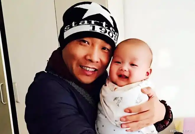 祁隆和乐凡离婚后痛哭流涕既然不愿意分手他为何不选择挽回