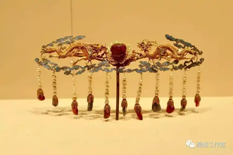故宫里的那些点翠头饰们