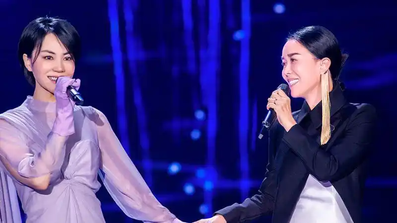 那英玩剧本杀太认真说重话吓到杨紫是真性情还是太霸道