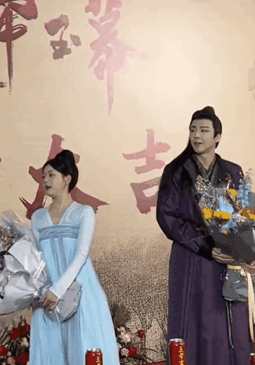 赵露思刘宇宁相约酒吧白鹿红毯缝领口孙怡口嗨假分手