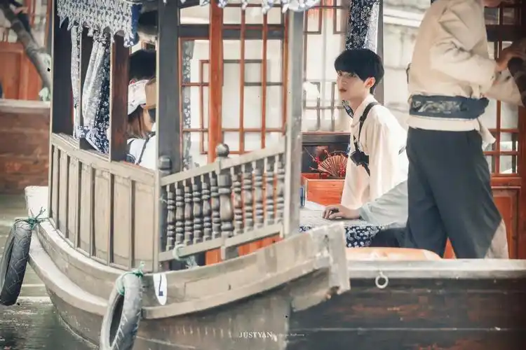 严浩翔(图源见水印) - 堆糖,美图壁纸兴趣社区