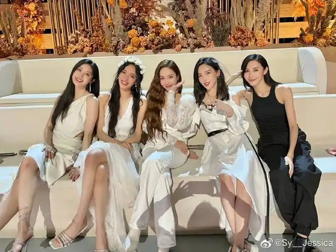乘风破浪的姐姐3迎来大结局明星郑秀妍也发文告别晒与个大美女的合照